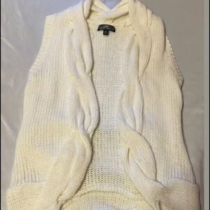 Knitted sweater vest  with belt ivory  medium